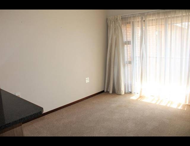 1 BEDROOM APARTMENT FOR SALE IN OLIVEDALE
